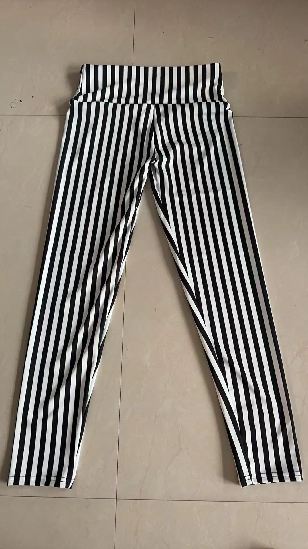 Black and White Vertical Striped Printed Leggings