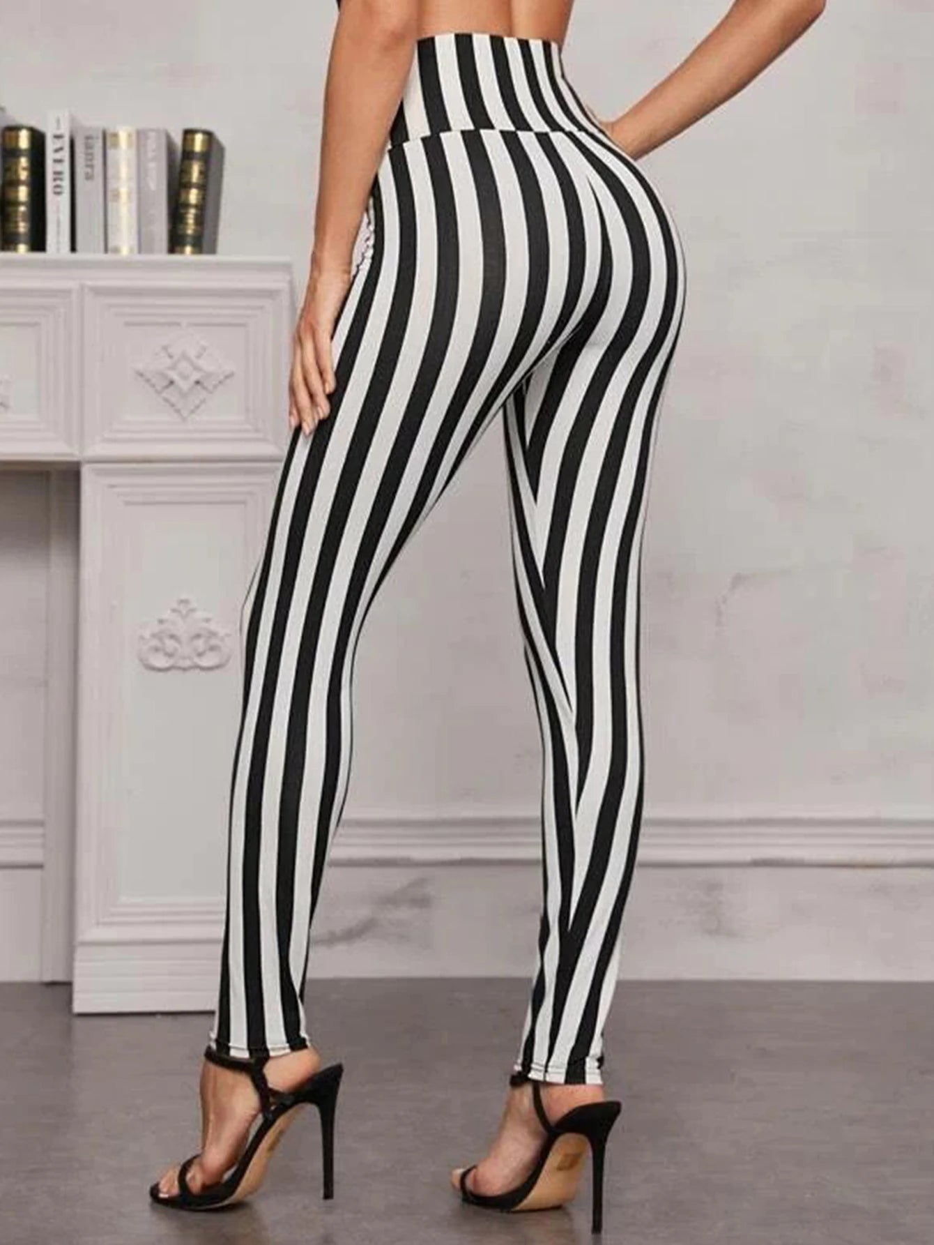 Black and White Vertical Striped Printed Leggings