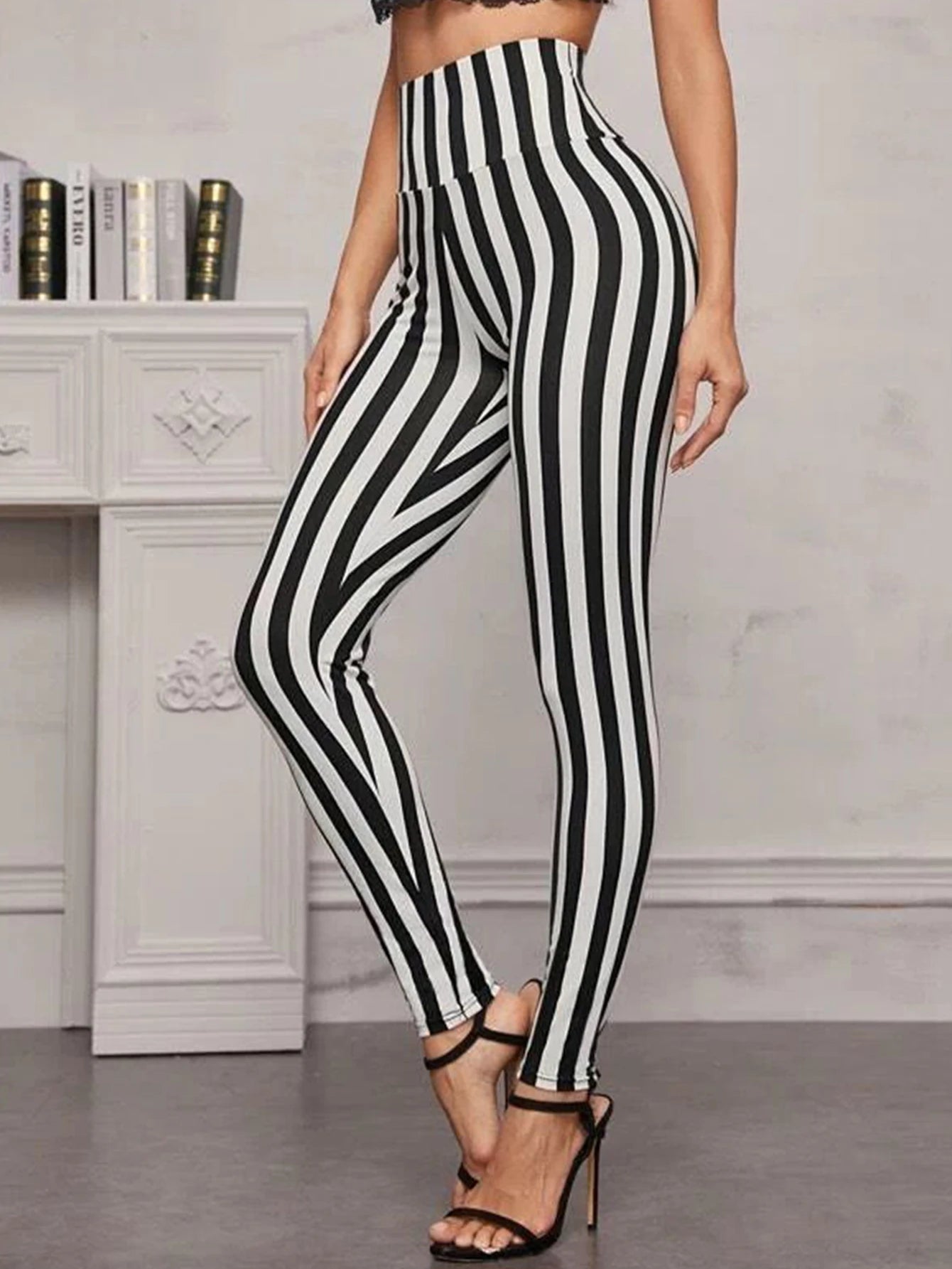 Black and White Vertical Striped Printed Leggings